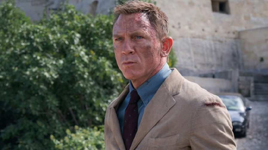 Daniel Craig gives us a new look at ‘No Time To Die’