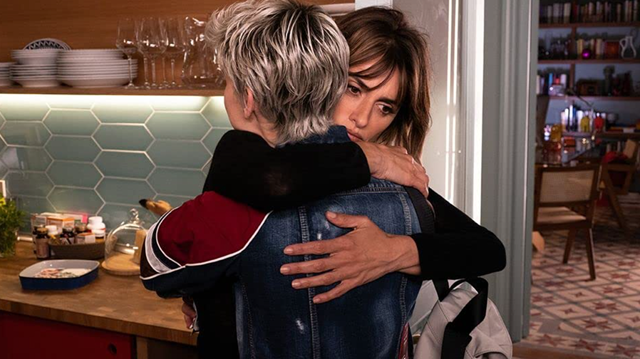 ‘Parallel Mothers’ – Review