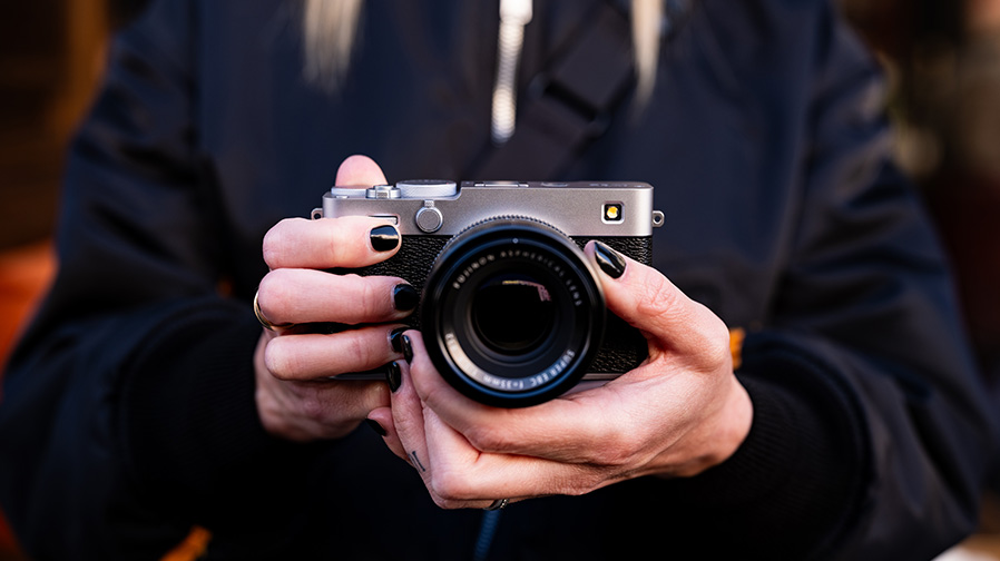 New FUJIFILM X-E5 Camera Combines Classic Style with Powerful Performance